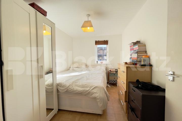 Contemporary ground floor apartment with beautiful communal gardens John Maurice Close, Elephant and Castle / Borough